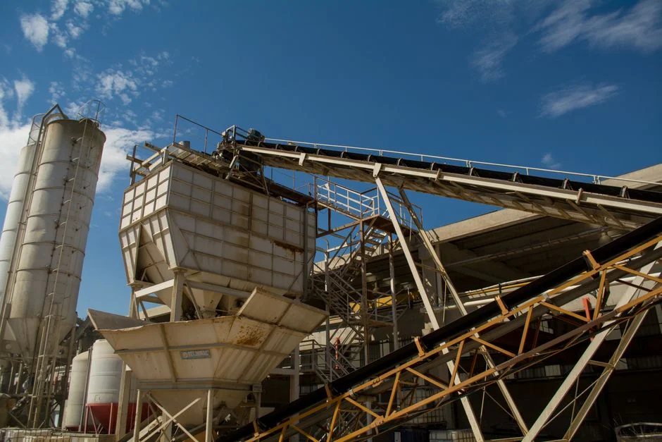 Limestone Powder Storage: Silo Design, Flow & Dust Control